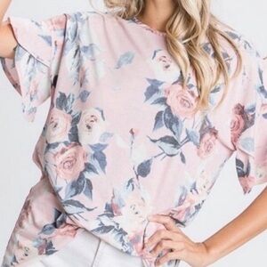 Pretty floral tee with flutter sleeves size small new